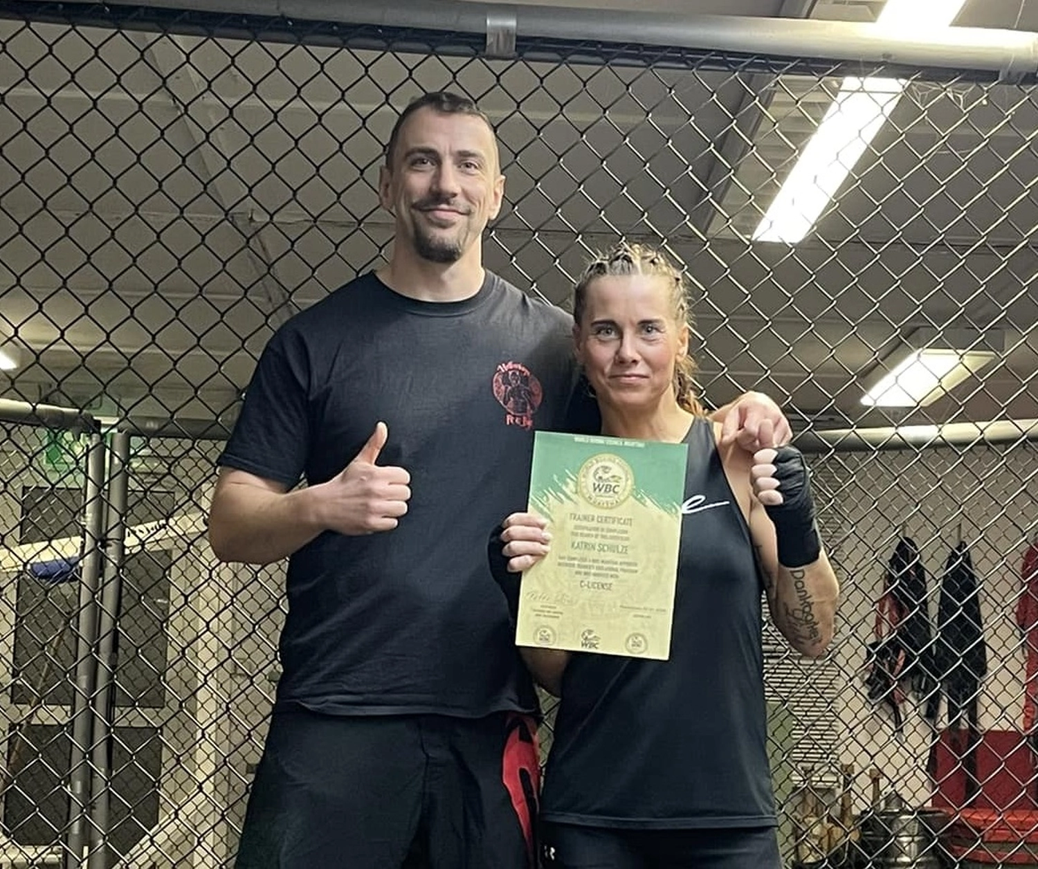 Hellwings Fit&Fight – Fitnessstudio und Sporttraining – Thaibox-Training für Männer